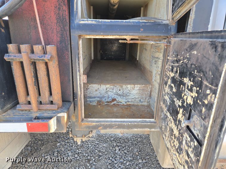 image for item EQ6612 2001 Sterling Acterra flatbed truck