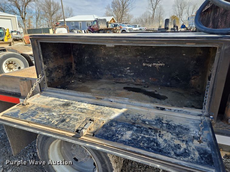 image for item EQ6612 2001 Sterling Acterra flatbed truck