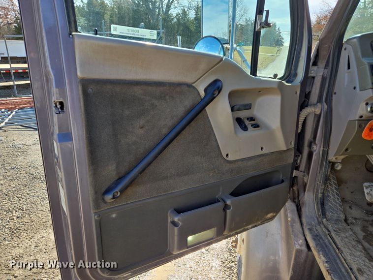 image for item EQ6612 2001 Sterling Acterra flatbed truck