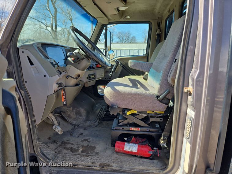 image for item EQ6612 2001 Sterling Acterra flatbed truck