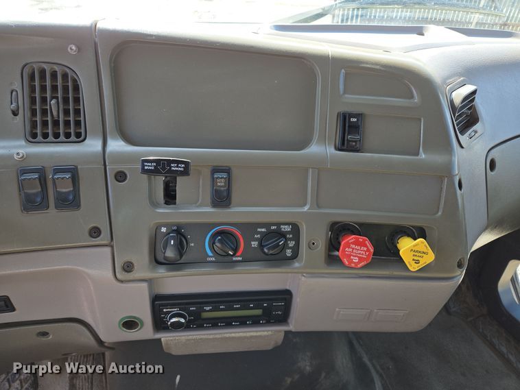 image for item EQ6612 2001 Sterling Acterra flatbed truck