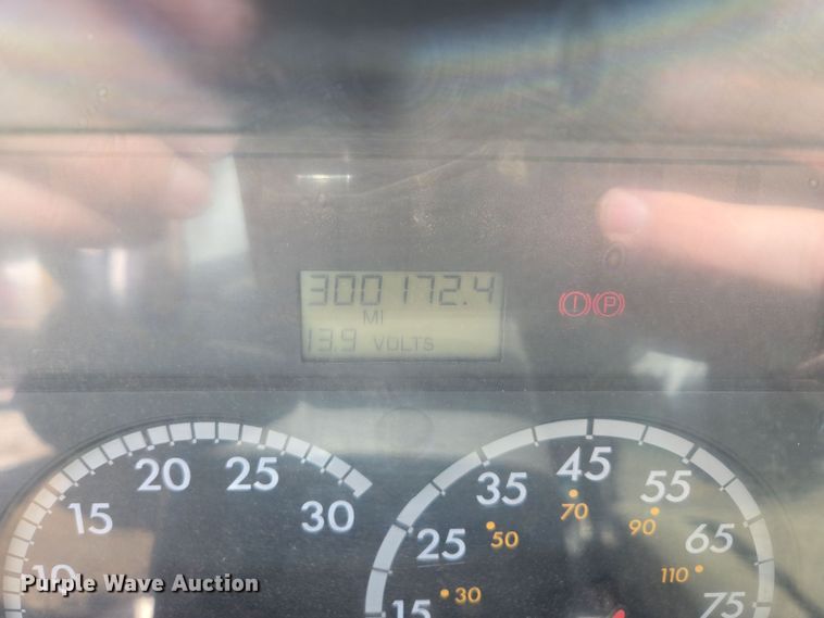 image for item EQ6612 2001 Sterling Acterra flatbed truck