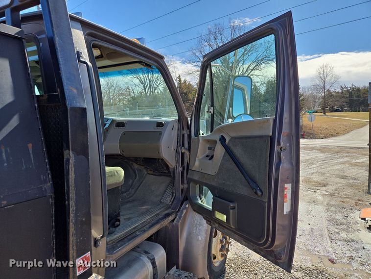 image for item EQ6612 2001 Sterling Acterra flatbed truck