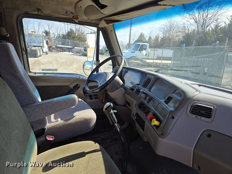 image for item EQ6612 2001 Sterling Acterra flatbed truck