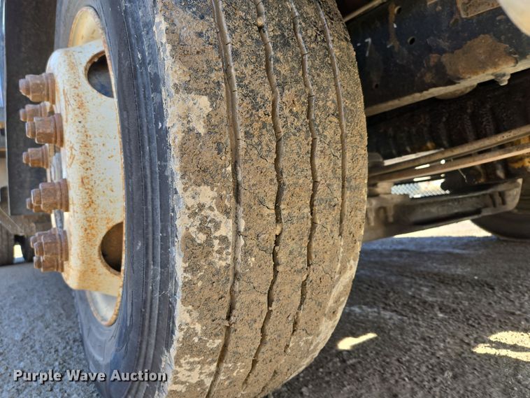 image for item EQ6612 2001 Sterling Acterra flatbed truck