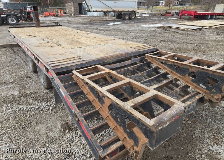 image for item EQ6613 1997 Trail King  TK324-2601 equipment trailer