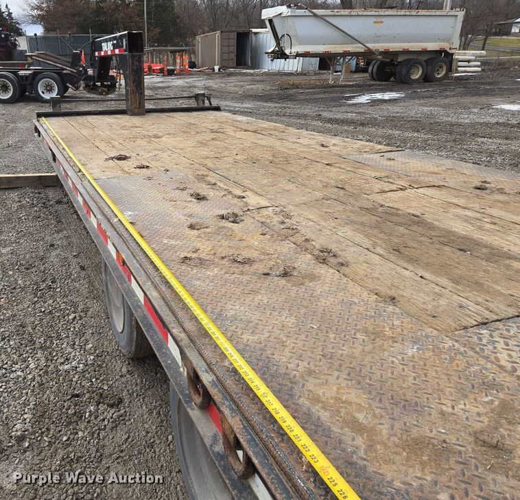 image for item EQ6613 1997 Trail King  TK324-2601 equipment trailer