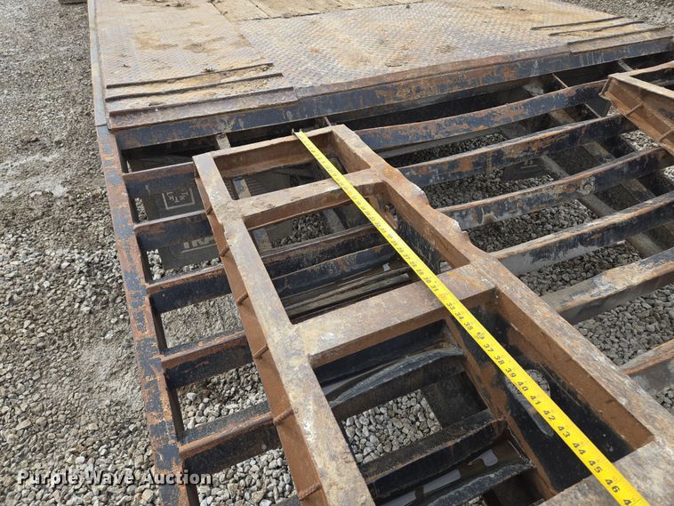 image for item EQ6613 1997 Trail King  TK324-2601 equipment trailer