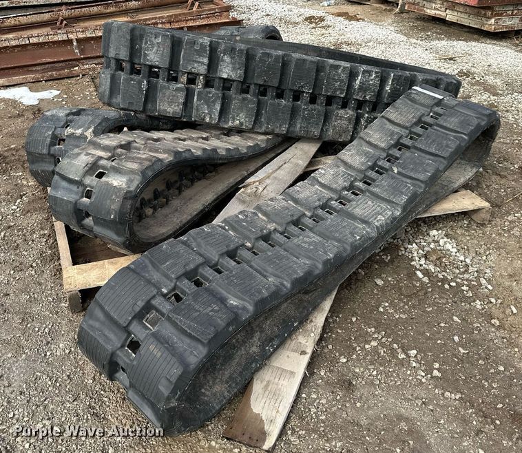 image for item EQ6618 (4) DRB rubber tracks