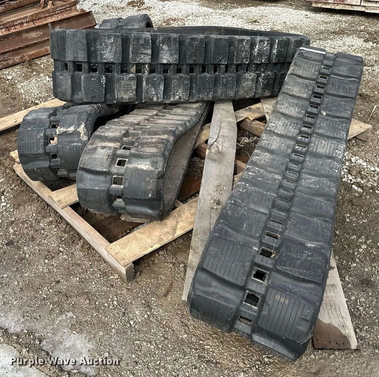 image for item EQ6618 (4) DRB rubber tracks