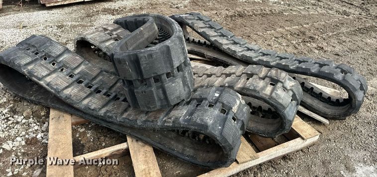 image for item EQ6618 (4) DRB rubber tracks