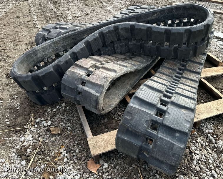 image for item EQ6618 (4) DRB rubber tracks