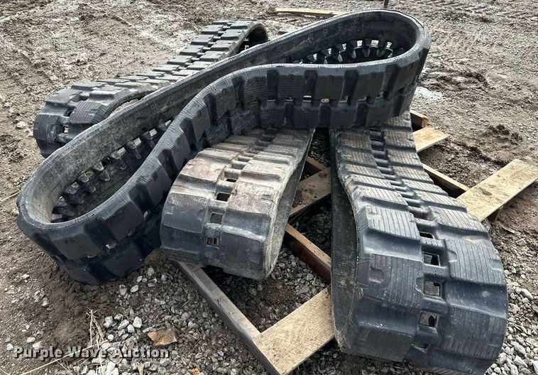 image for item EQ6618 (4) DRB rubber tracks