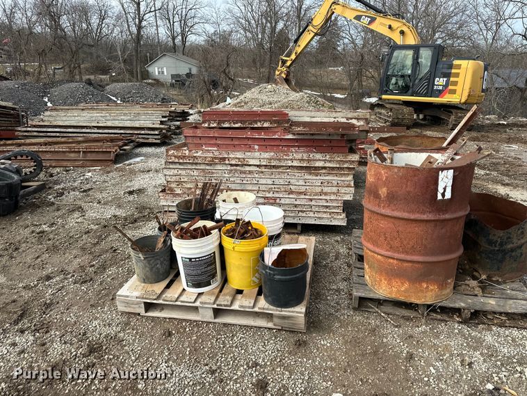 image for item EQ6619 Concrete forms