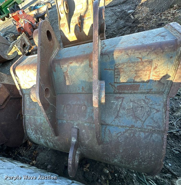 image for item EQ6623 ESCO excavator bucket