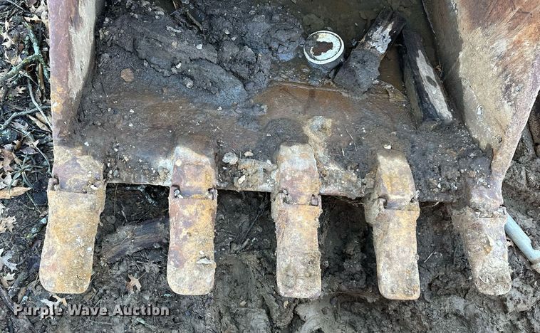 image for item EQ6623 ESCO excavator bucket