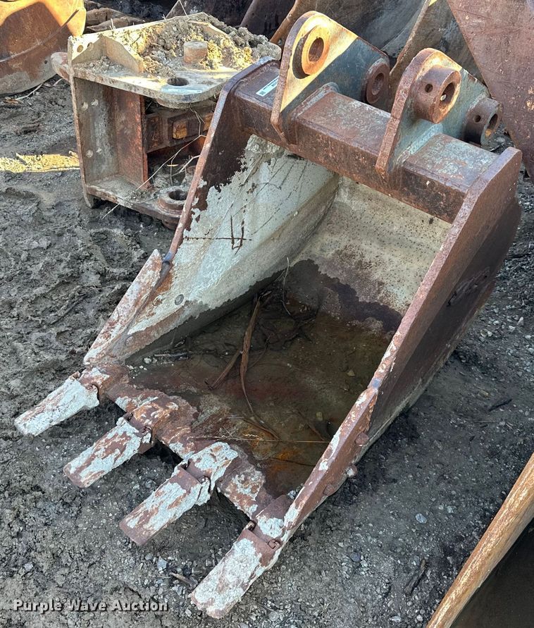 image for item EQ6628 Esco excavator bucket