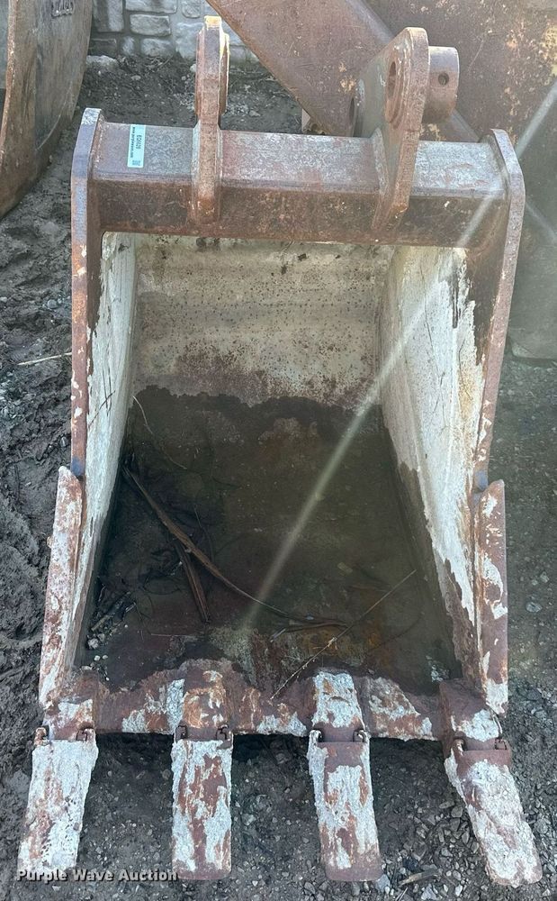 image for item EQ6628 Esco excavator bucket