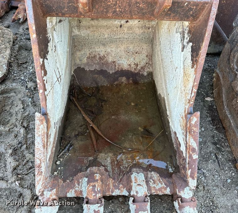 image for item EQ6628 Esco excavator bucket