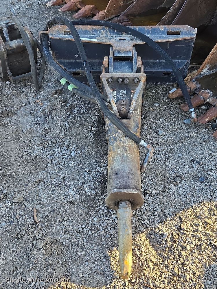 image for item EQ6630 Skid steer breaker