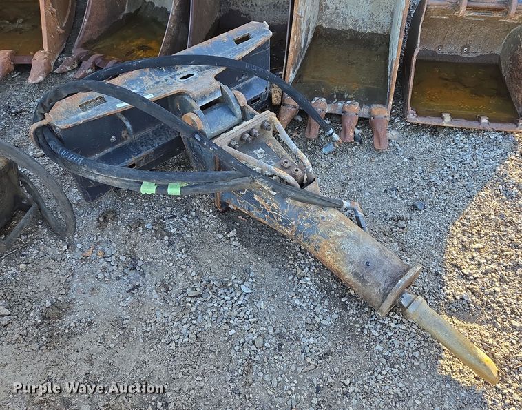 image for item EQ6630 Skid steer breaker