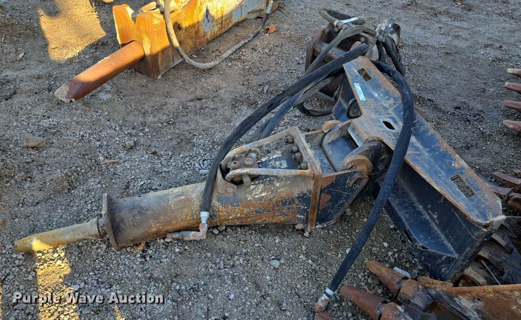 image for item EQ6630 Skid steer breaker