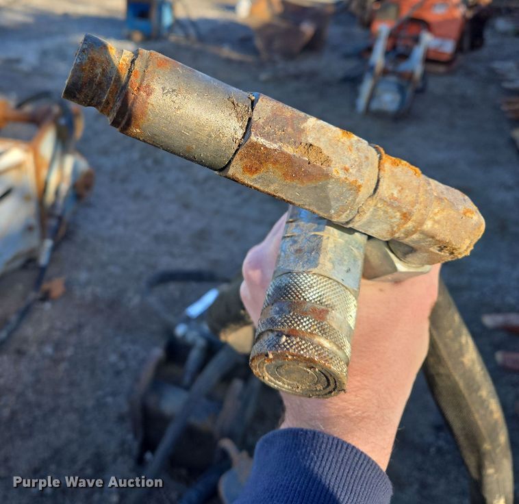 image for item EQ6630 Skid steer breaker