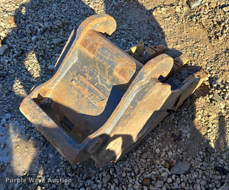 image for item EQ6639 Bobcat (2) excavator buckets 