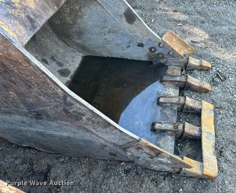 image for item EQ6643 Caterpillar 42