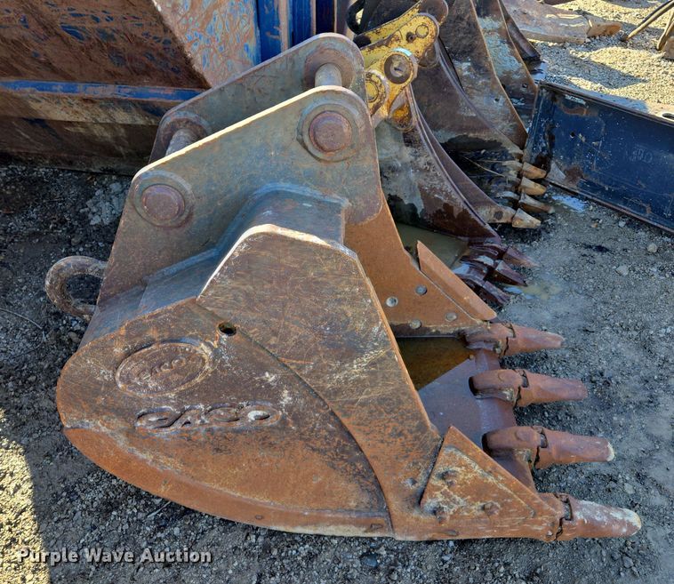image for item EQ6644 Esco excavator bucket 