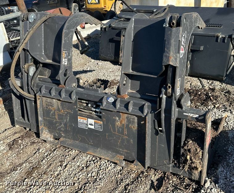 image for item EQ6651 Paladin skid steer grapple bucket
