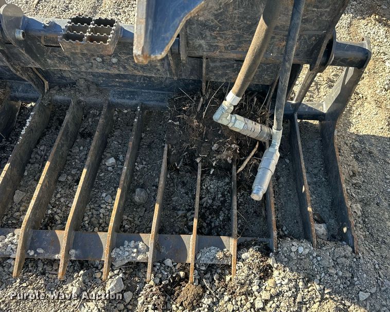 image for item EQ6651 Paladin skid steer grapple bucket