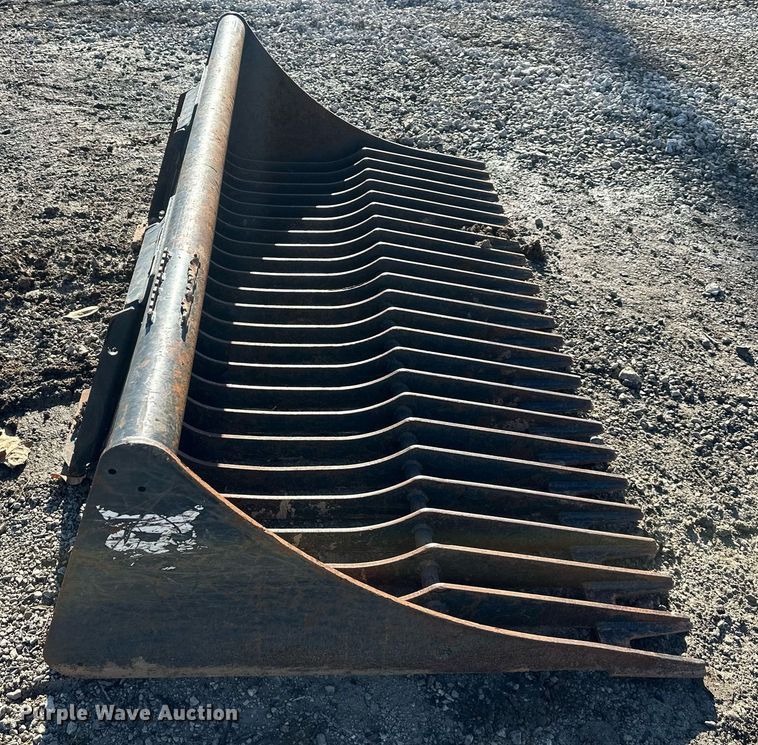 image for item EQ6653 Bobcat 82