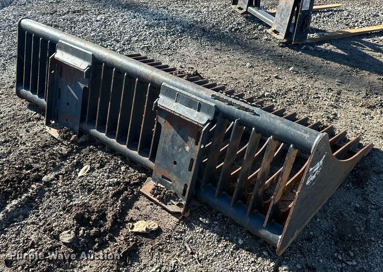 image for item EQ6653 Bobcat 82