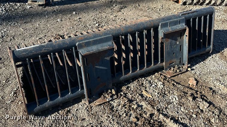 image for item EQ6653 Bobcat 82