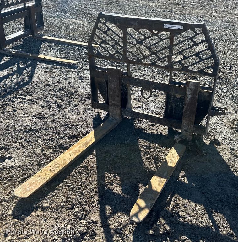 image for item EQ6655 Skid steer forks