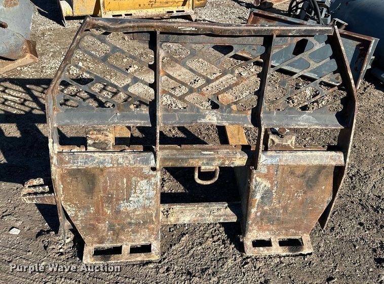 image for item EQ6655 Skid steer forks