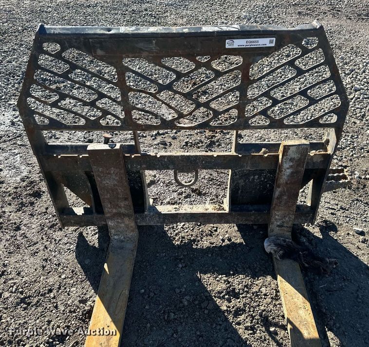 image for item EQ6655 Skid steer forks