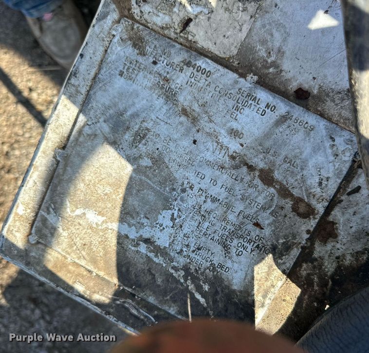 image for item EQ6659 (2) fuel tanks