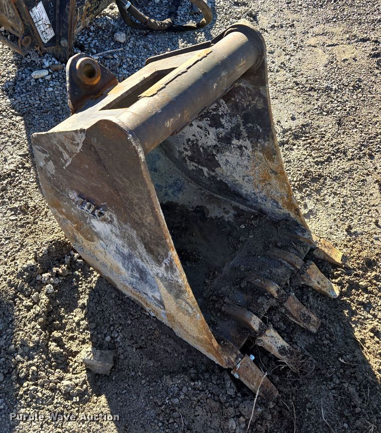 image for item EQ6663 Tag excavator bucket 