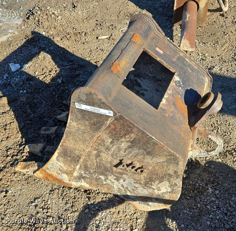 image for item EQ6663 Tag excavator bucket 