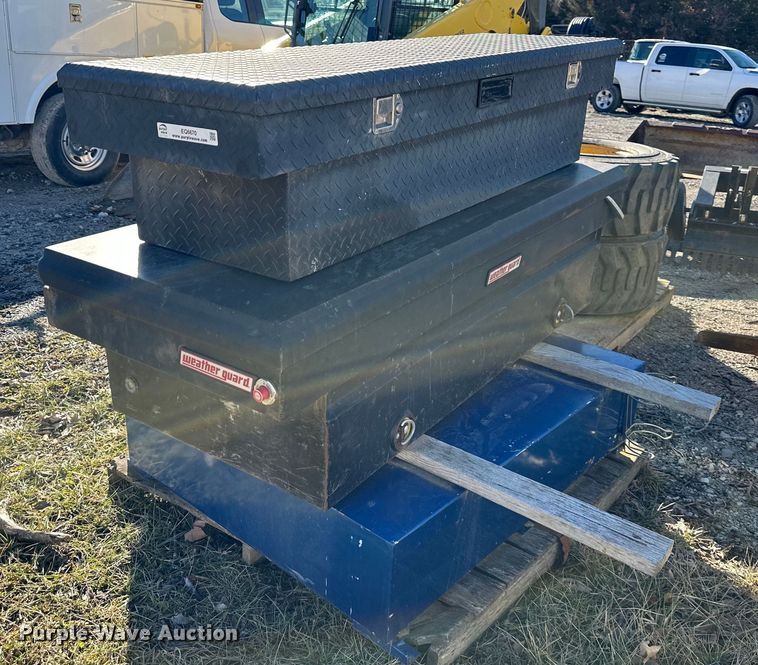 image for item EQ6670 (3) toolboxes