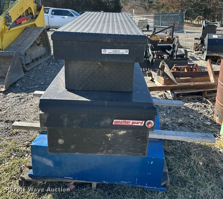 image for item EQ6670 (3) toolboxes