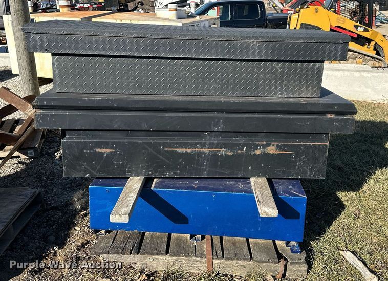 image for item EQ6670 (3) toolboxes