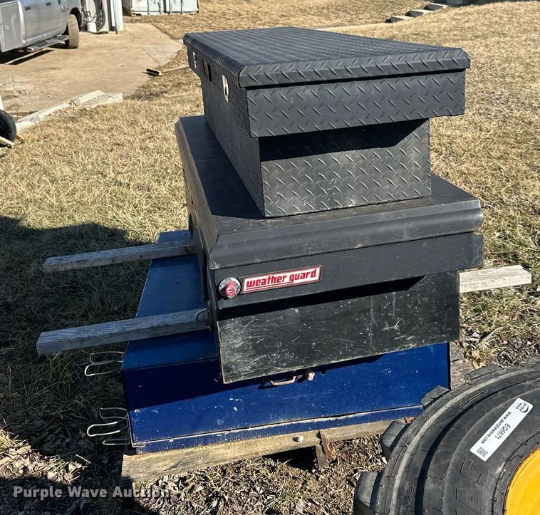 image for item EQ6670 (3) toolboxes