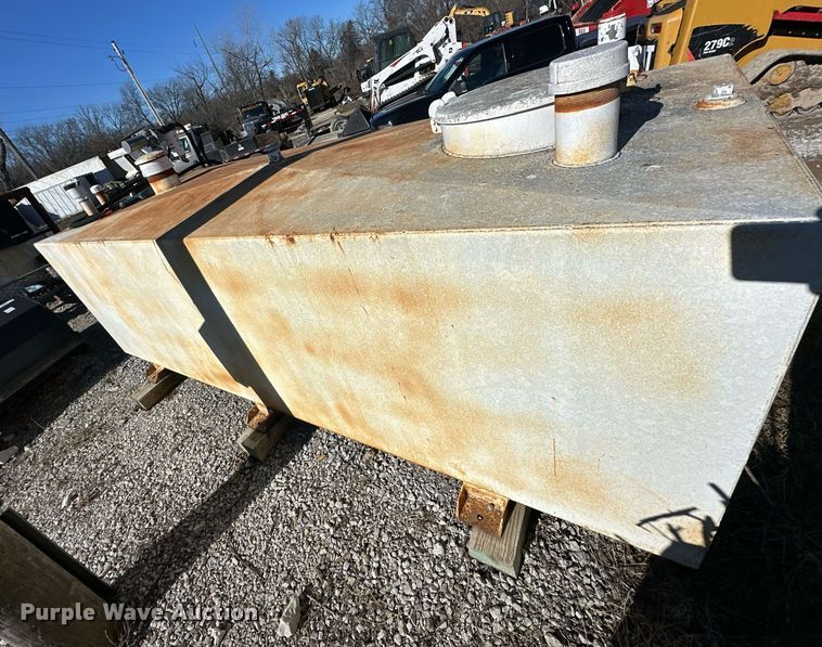 image for item EQ6673 Fuel tank