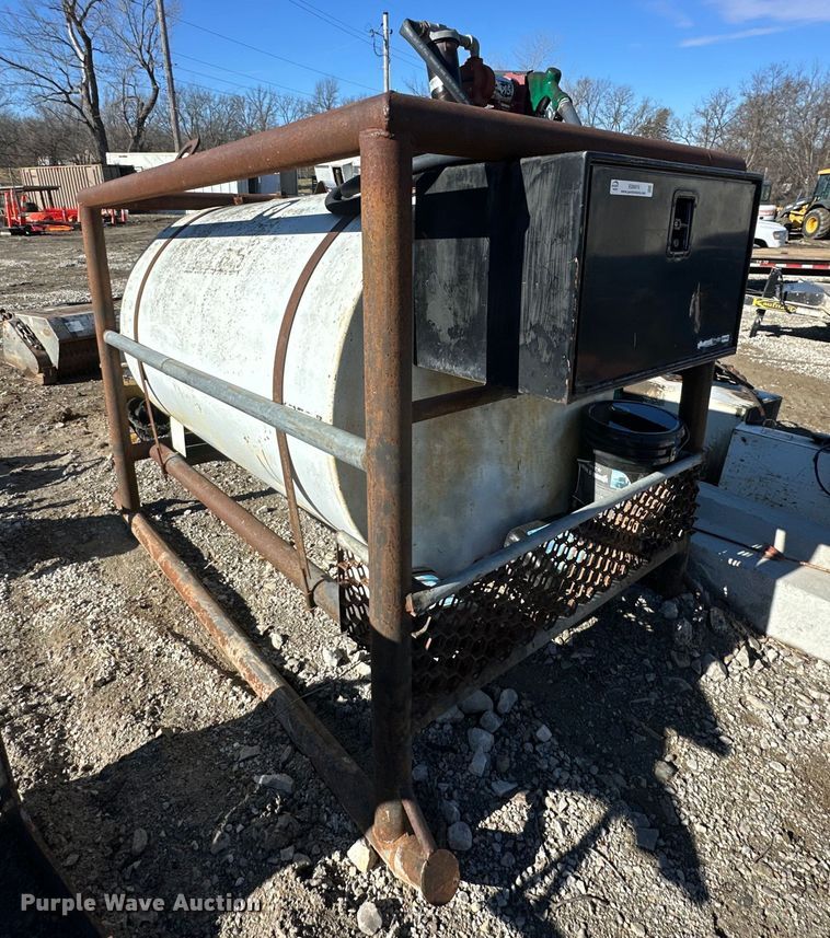 image for item EQ6674 Fuel tank