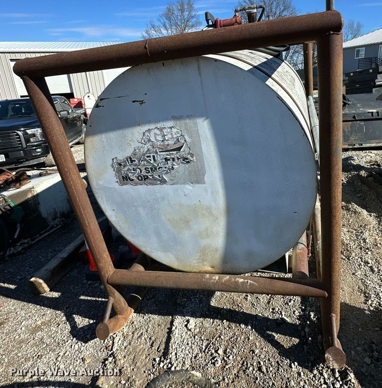 image for item EQ6674 Fuel tank