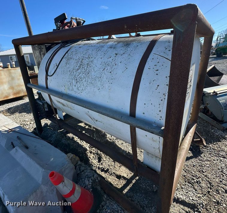 image for item EQ6674 Fuel tank