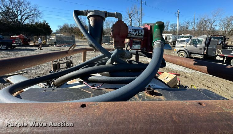 image for item EQ6674 Fuel tank